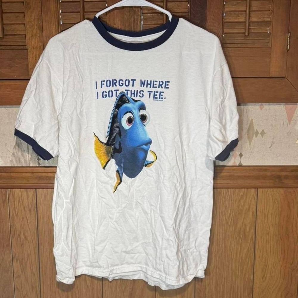 Disney Dory graphic tee Size Large‎